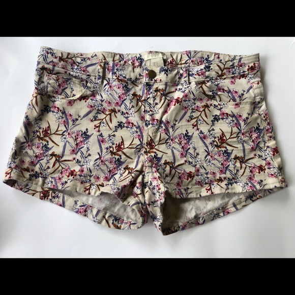 Flowered print shorts - Picture 1 of 2